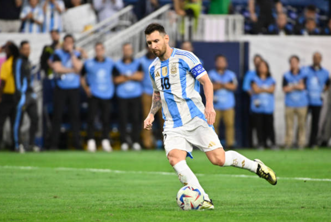 Messi hỏng ăn panenka, rõ phản ứng thủ môn Ecuador